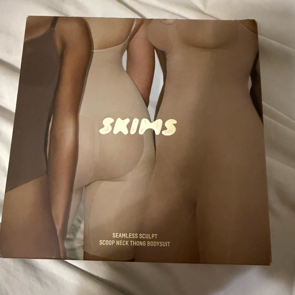 SKIMS Seamless Sculpt Bodysuit - Black